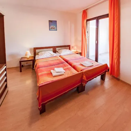 And With Parking Space Pag - 13355 2*