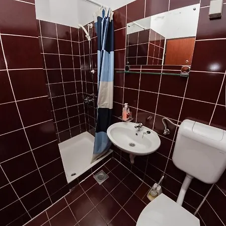 And With Parking Space Pag - 13355 بيت ضيافة