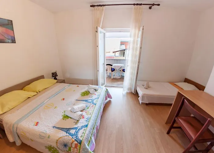 And With Parking Space Pag - 13355 2* Pag Town