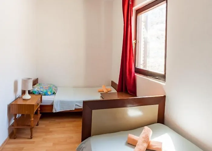 And With Parking Space Pag - 13355 Guest house 2*